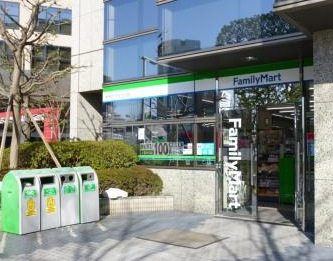 コンビニ　ファミリーマート 新宿アイタウン店（コンビニ）まで553m