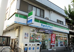 コンビニ　ファミリーマート 田代本通店（コンビニ）まで215m