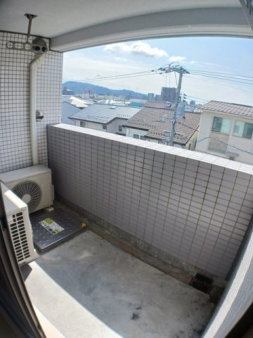 バルコニー　お洗濯にも便利なバルコニー付き