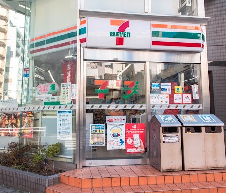 コンビニ　セブンイレブン 墨田緑4丁目店（コンビニ）まで142m