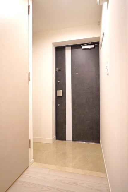 玄関　※写真は同タイプ住戸です。