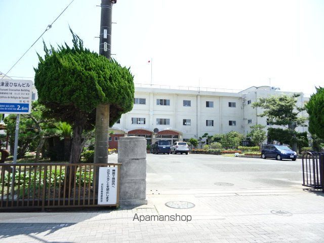 中学校　舞阪中学校（中学校）まで313m
