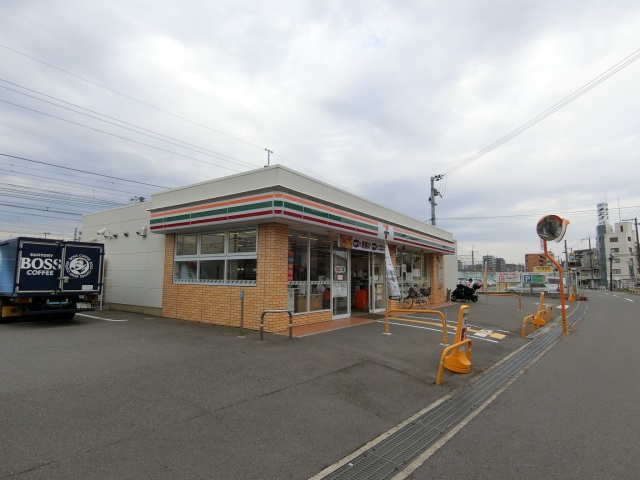 コンビニ　セブンイレブン摂津千里丘2丁目店（コンビニ）まで58m