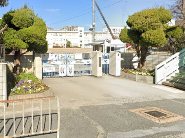 小学校　摂津市立千里丘小学校（小学校）まで378m