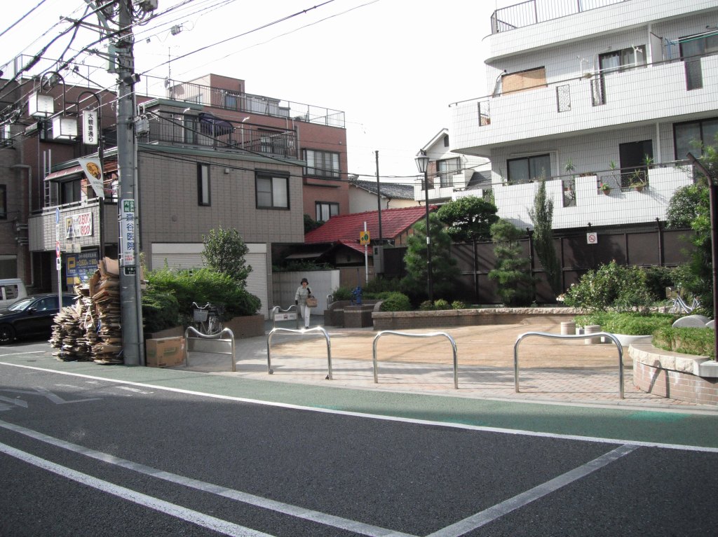 公園　団子坂上広場（公園）まで418m