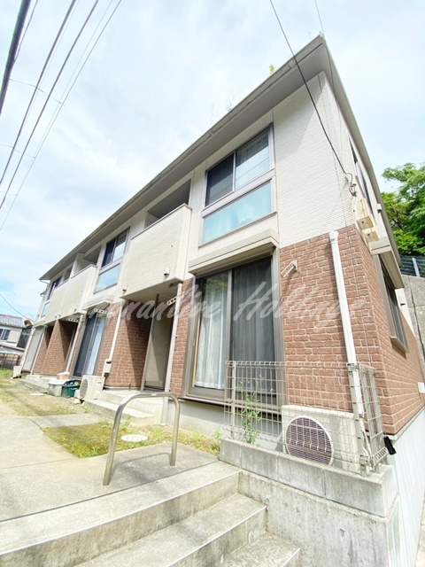 建物外観　最上階角部屋人気の1LDK♪