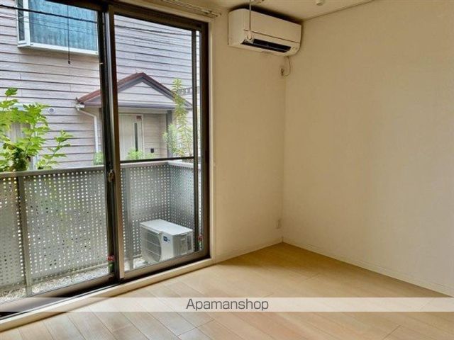 リヴェール高円寺の居間写真
