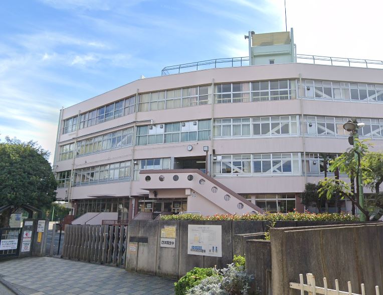 小学校　武蔵野市立井之頭小学校（小学校）まで445m