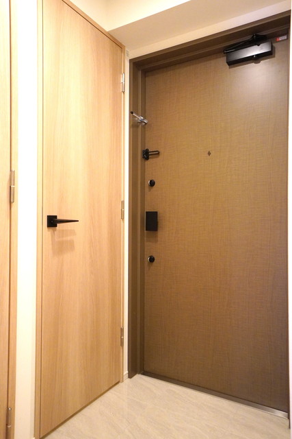 玄関　※写真は同タイプ住戸です。