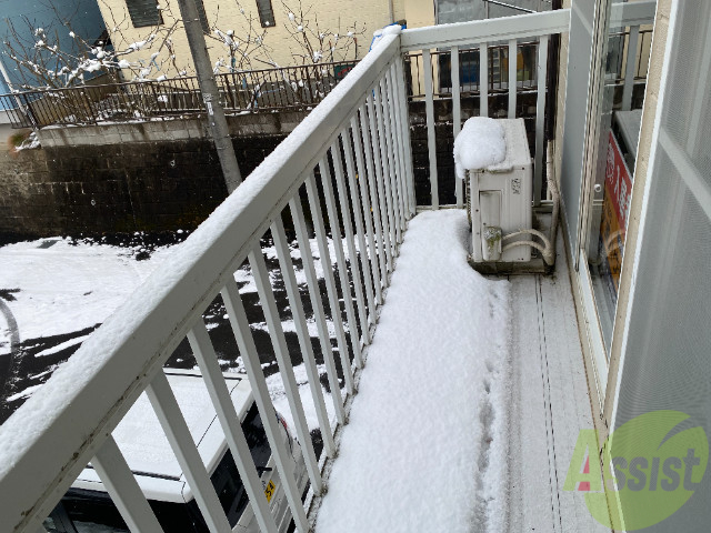 バルコニー　バルコニーはこちらです。広いのでのびのびと作業ができますね