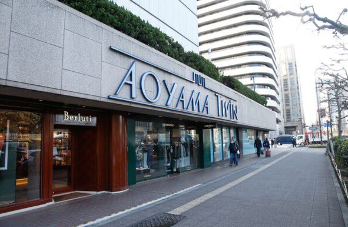 ショッピングセンター　AOYAMA　TWINショッピングプラザ（ショッピングセンター）まで756m