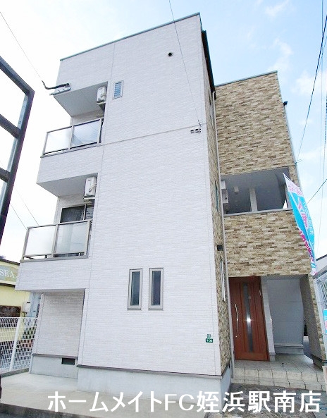 建物外観　★駅まで３分の好立地！★