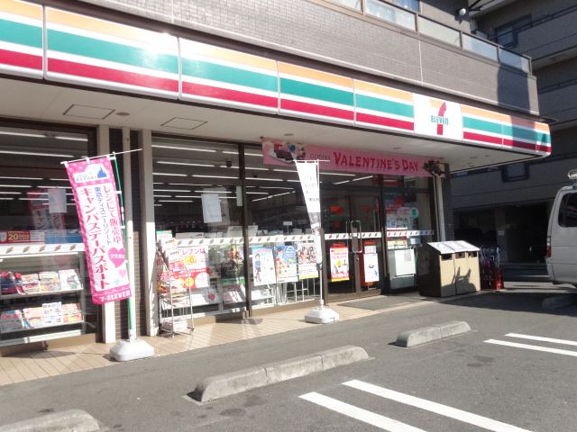 コンビニ　セブンイレブン横浜瀬谷駅北口店（コンビニ）まで446m