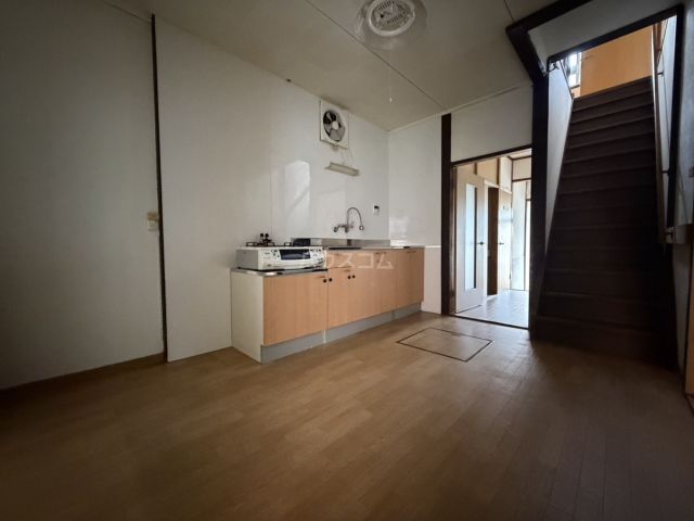 中川本町貸家の居間写真