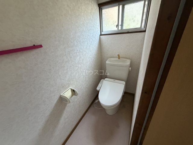 中川本町貸家のトイレ写真