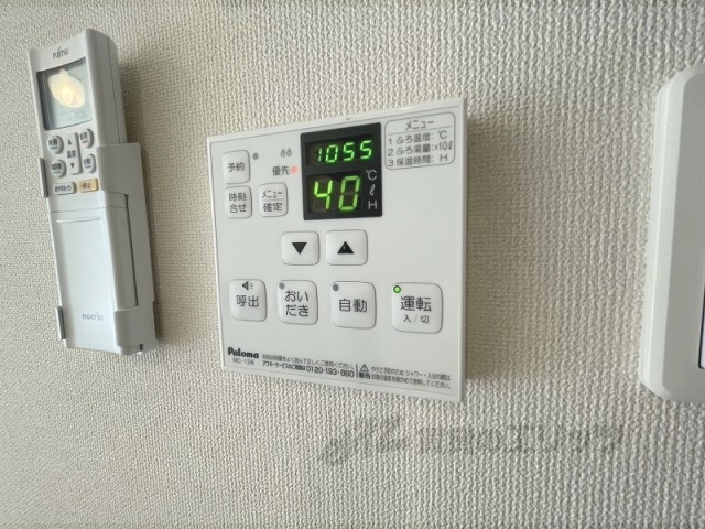その他設備　給湯器リモコン