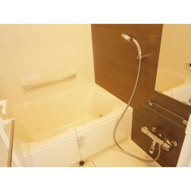 バス・シャワールーム　※写真は同タイプ住戸です。