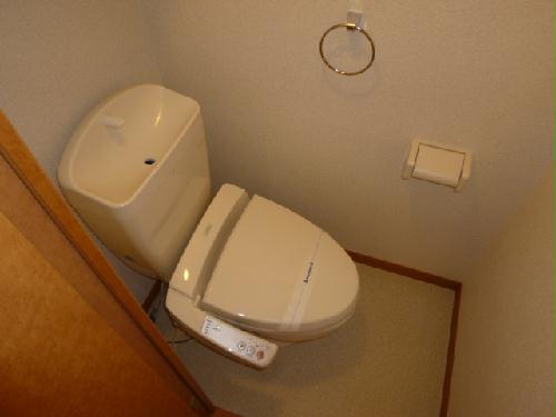 トイレ　温水洗浄便座付き
