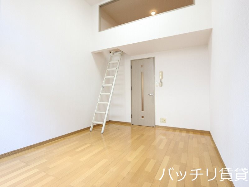 居室・リビング　同型タイプの為、現状を優先致します。