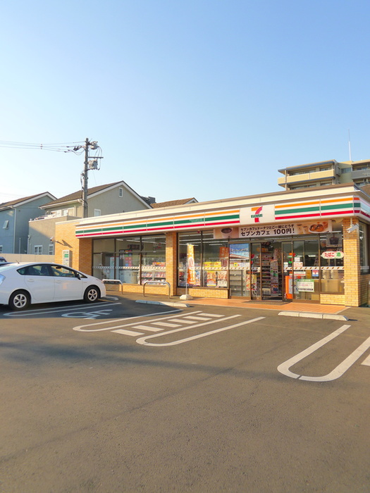 コンビニ　セブンイレブン（コンビニ）まで400m