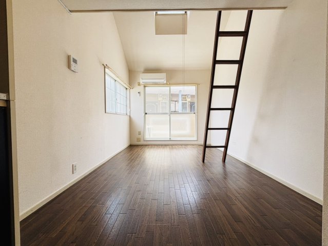 ウィング21街道 Aの居間写真