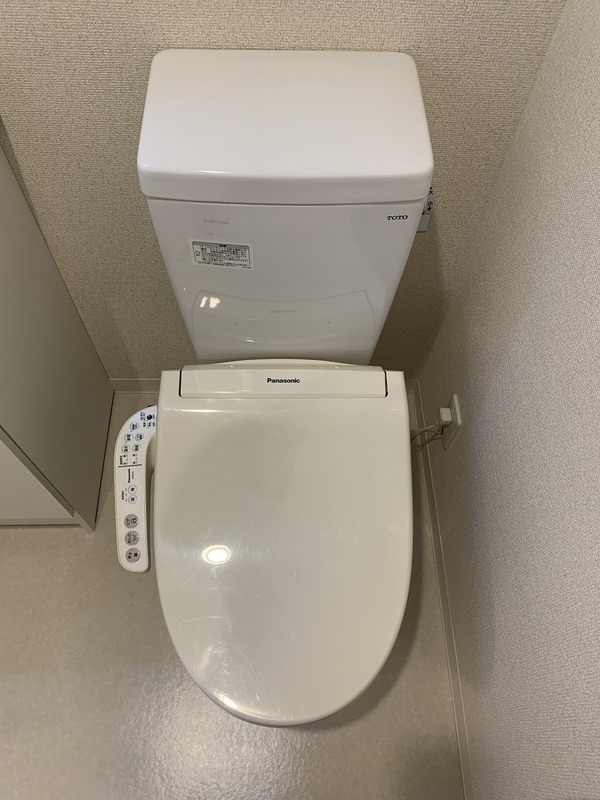 トイレ　温水洗浄便座