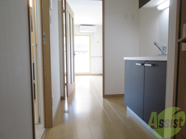 玄関　玄関から撮影しました。お部屋の明るさが伝わりますか？