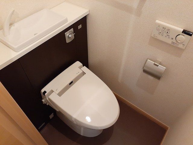 トイレ　★シャワートイレ★