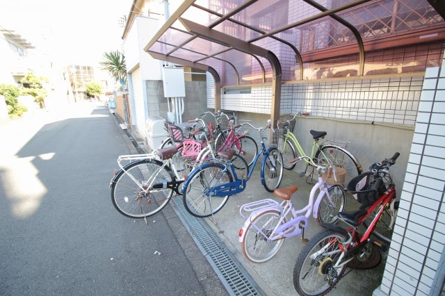 地下鉄今里筋線 だいどう豊里駅 徒歩12分 3階建 築39年の外観写真