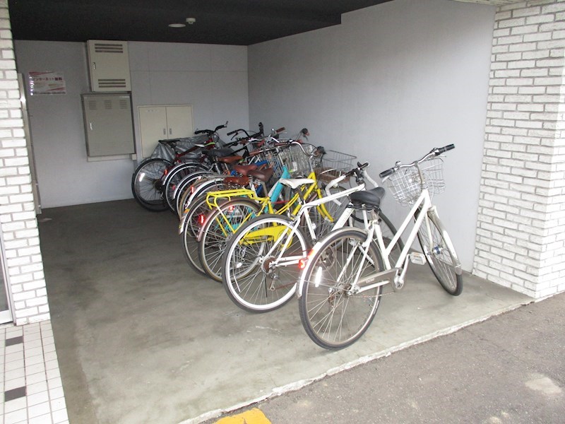 地下鉄東豊線 北１３条東駅 徒歩2分 11階建 築20年の外観写真