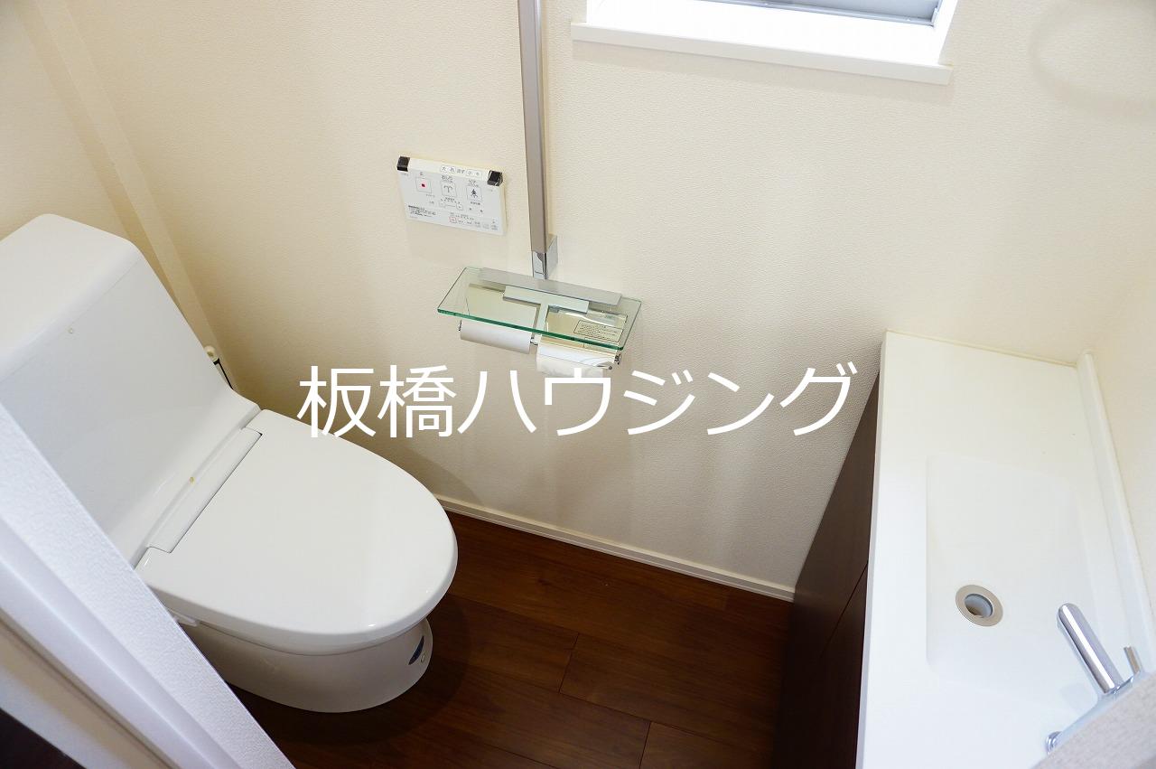 東京メトロ有楽町線 千川駅 徒歩8分 3階建 築12年のトイレ写真