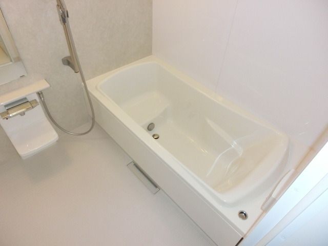 バス・シャワールーム　追い焚き付