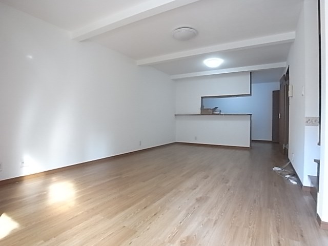 雲井通3丁目戸建の居間写真
