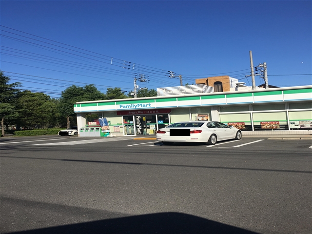 コンビニ　ファミリーマート高松多賀町店（コンビニ）まで620m