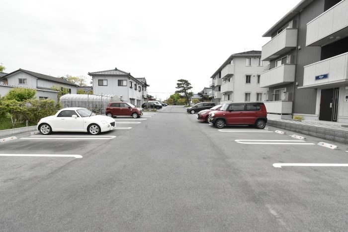 駐車場　敷地内駐車場