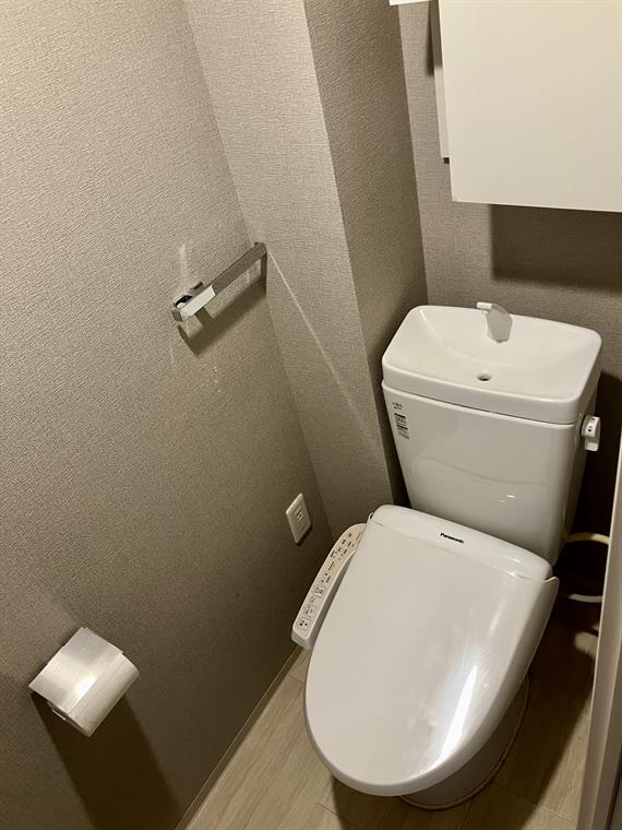 東武東上線 朝霞台駅 徒歩14分 8階建 築12年のトイレ写真
