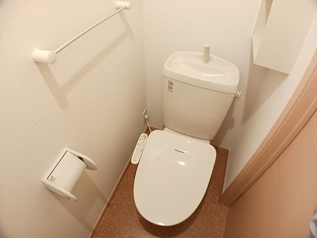 トイレ　清潔感のあるトイレです