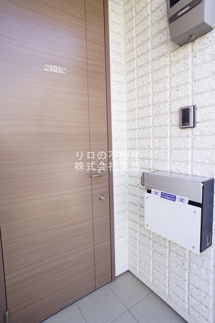 クレール・クールの玄関写真