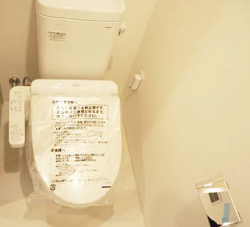 ＪＲ総武線快速 馬喰町駅 徒歩5分 12階建 築8年のトイレ写真