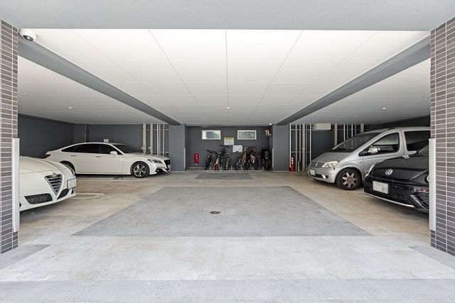 駐車場　【敷地内駐車場】現況優先