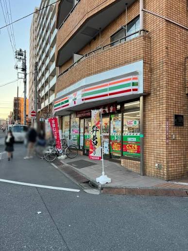 コンビニ　セブンイレブン和泉店（コンビニ）まで36m
