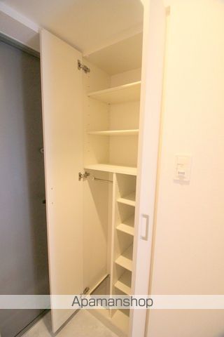 地下鉄長堀鶴見緑地線 ドーム前千代崎駅 徒歩4分 12階建 築16年の玄関写真