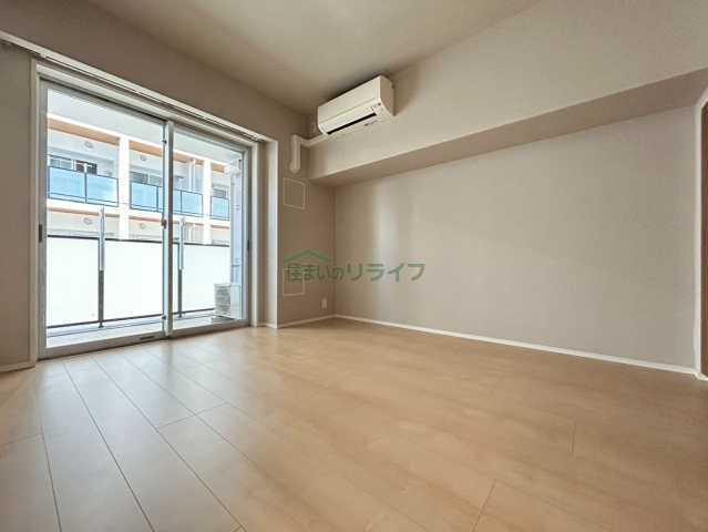 LIBR GRANT 西新宿EASTの居間写真