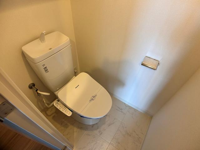 ＪＲ山手線 田端駅 徒歩11分 15階建 築11年のトイレ写真