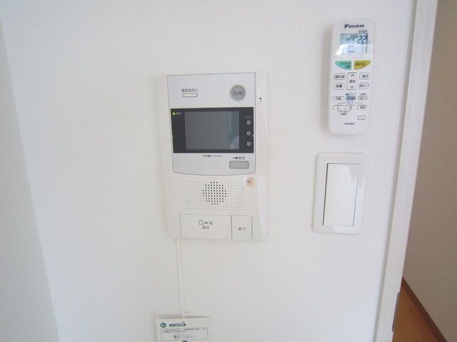 セキュリティ　モニター付きインターホン