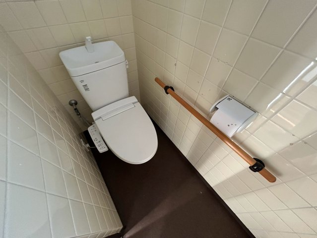 伏山3丁目戸建のトイレ写真