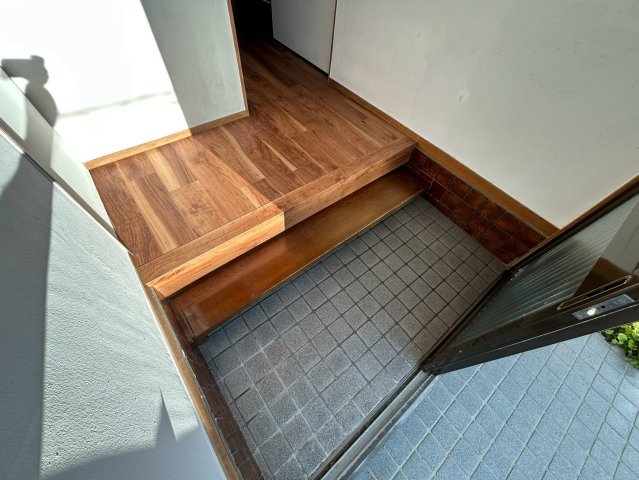 伏山3丁目戸建の玄関写真
