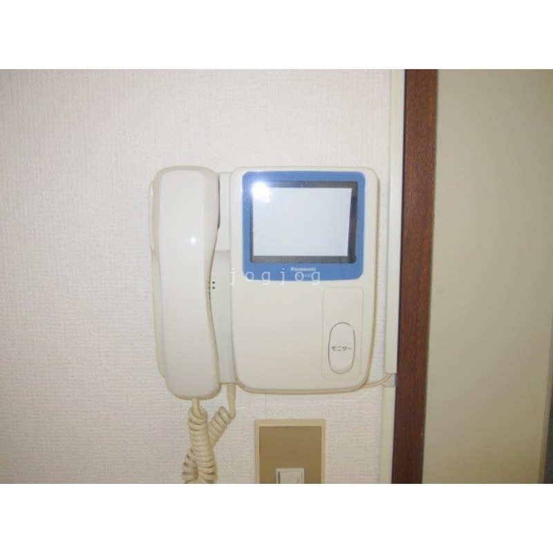 セキュリティ　モニター付きインターホンで来客確認も安心です！