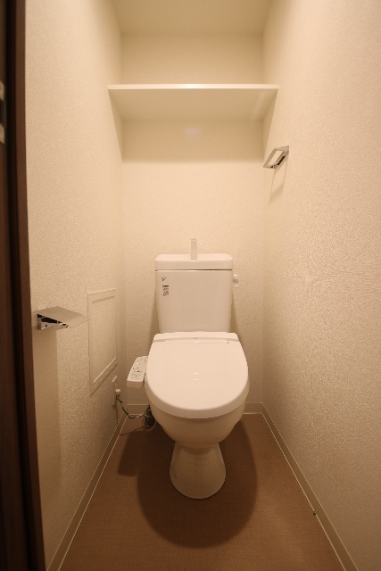 トイレ　※写真は別室の参考です。現況優先