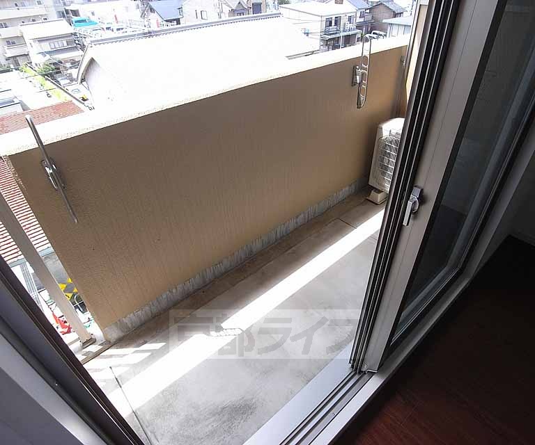 バルコニー　バルコニーも広いです。